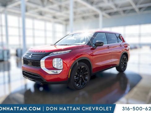 Used 2024 Mitsubishi Outlander SE image 18