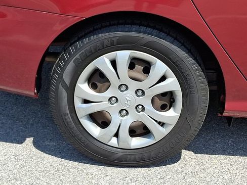 Used 2010 Hyundai Elantra GLS FWD image 10