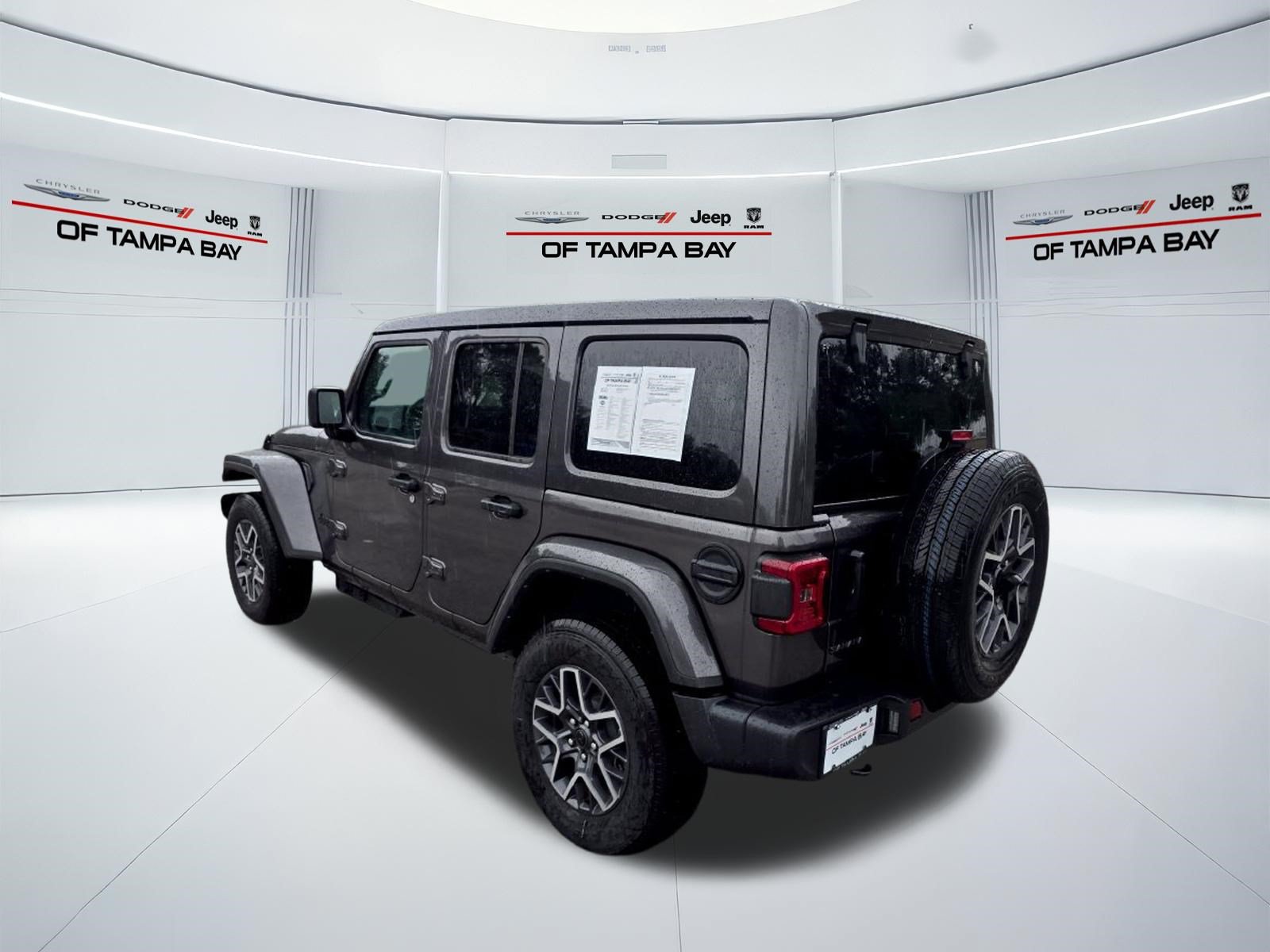 Used 2026 Jeep Wrangler Unlimited Sahara AWD/4WD image 5