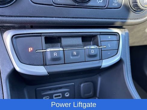 Certified 2022 GMC Terrain SLT w/ Infotainment Package II image 25