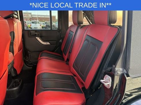 Used 2017 Jeep Wrangler Unlimited Sahara w/ Connectivity Group image 19