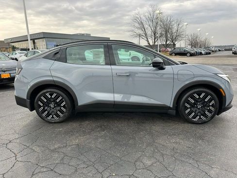 New 2026 Nissan Leaf Platinum+ w/ Cargo Package (Platinum+) image 2