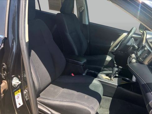 Used 2013 Toyota RAV4 XLE FWD image 8