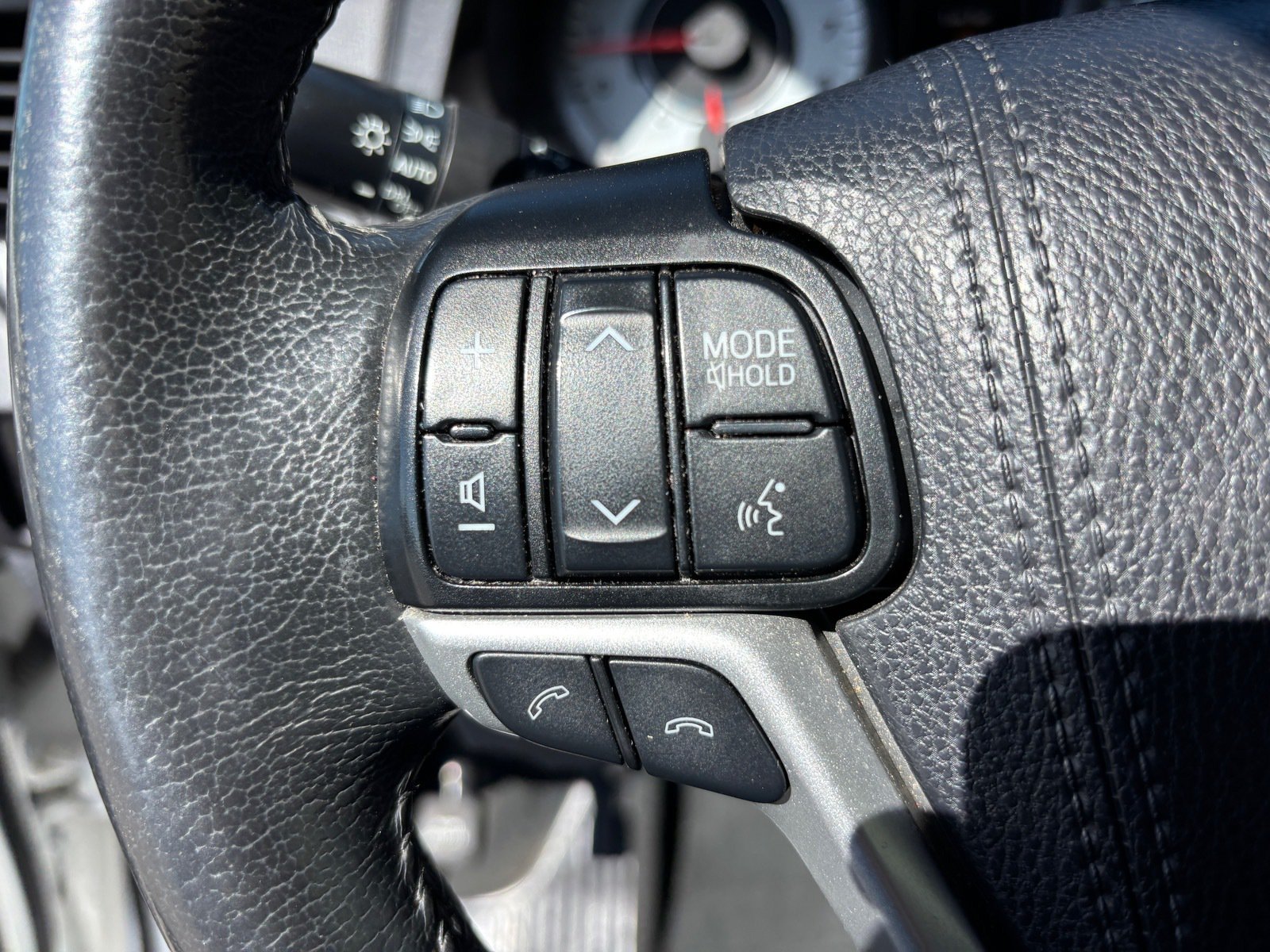 Used 2020 Toyota Sienna SE w/ Carpet Mat Package FWD image 20