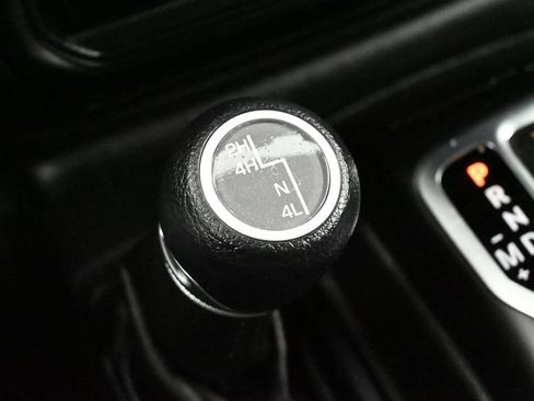 Used 2020 Jeep Wrangler Sport AWD/4WD image 11