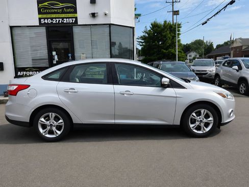 Used 2013 Ford Focus SE FWD image 5