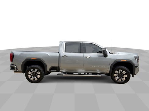 Used 2025 GMC Sierra 2500 Denali w/ Technology Package AWD/4WD image 9