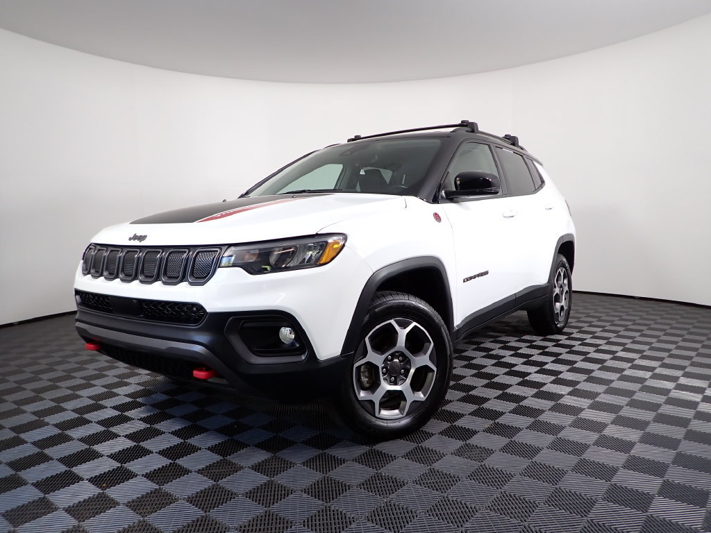 Used 2022 Jeep Compass Trailhawk w/ Trailhawk Convenience Group AWD/4WD image 2