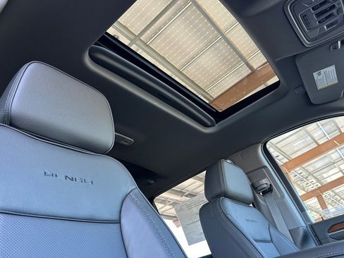 New 2025 GMC Sierra 2500 Denali w/ Denali Reserve Package image 17