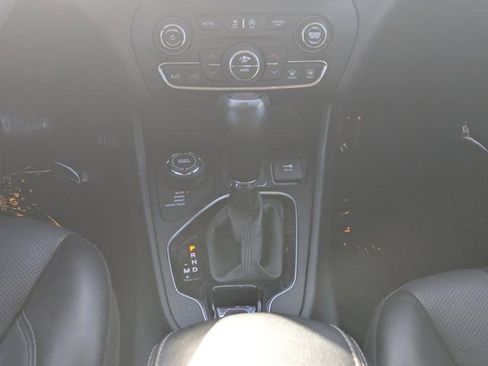 Used 2023 Jeep Cherokee Altitude Lux image 17