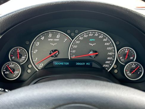 Used 2006 Chevrolet Corvette Base w/ Preferred Equipment Group image 10