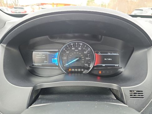 Used 2018 Ford Explorer XLT w/ Equipment Group 202A image 19