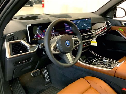 New 2026 BMW X5 xDrive50e image 8