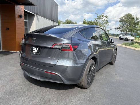 Used 2023 Tesla Model Y Long Range AWD/4WD image 8