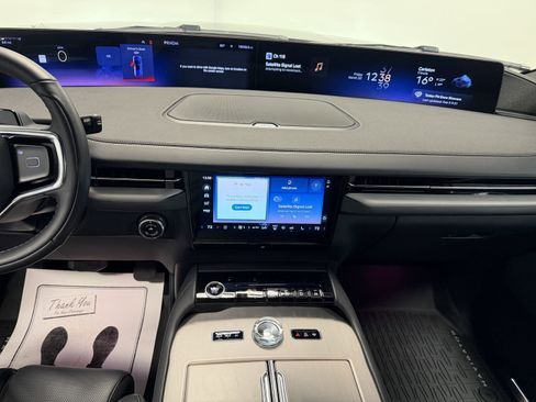 Used 2025 Lincoln Navigator L Reserve w/ Jet Appearance Package image 4