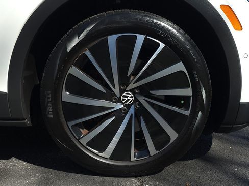 Used 2024 Volkswagen ID.4 S image 54