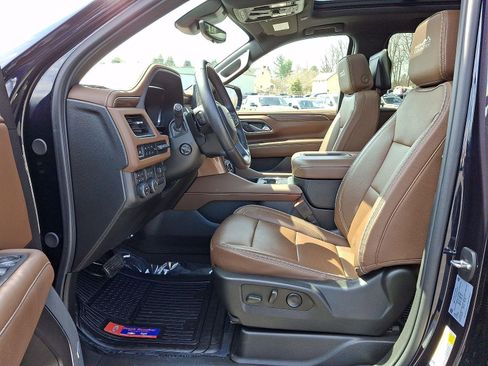 Used 2024 Chevrolet Suburban High Country w/ Advanced Technology Package AWD/4WD image 16