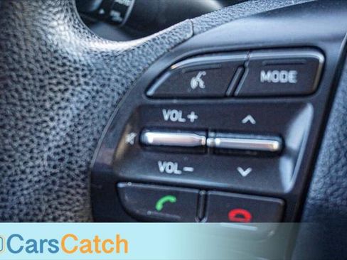 Used 2018 Hyundai Elantra GT image 33