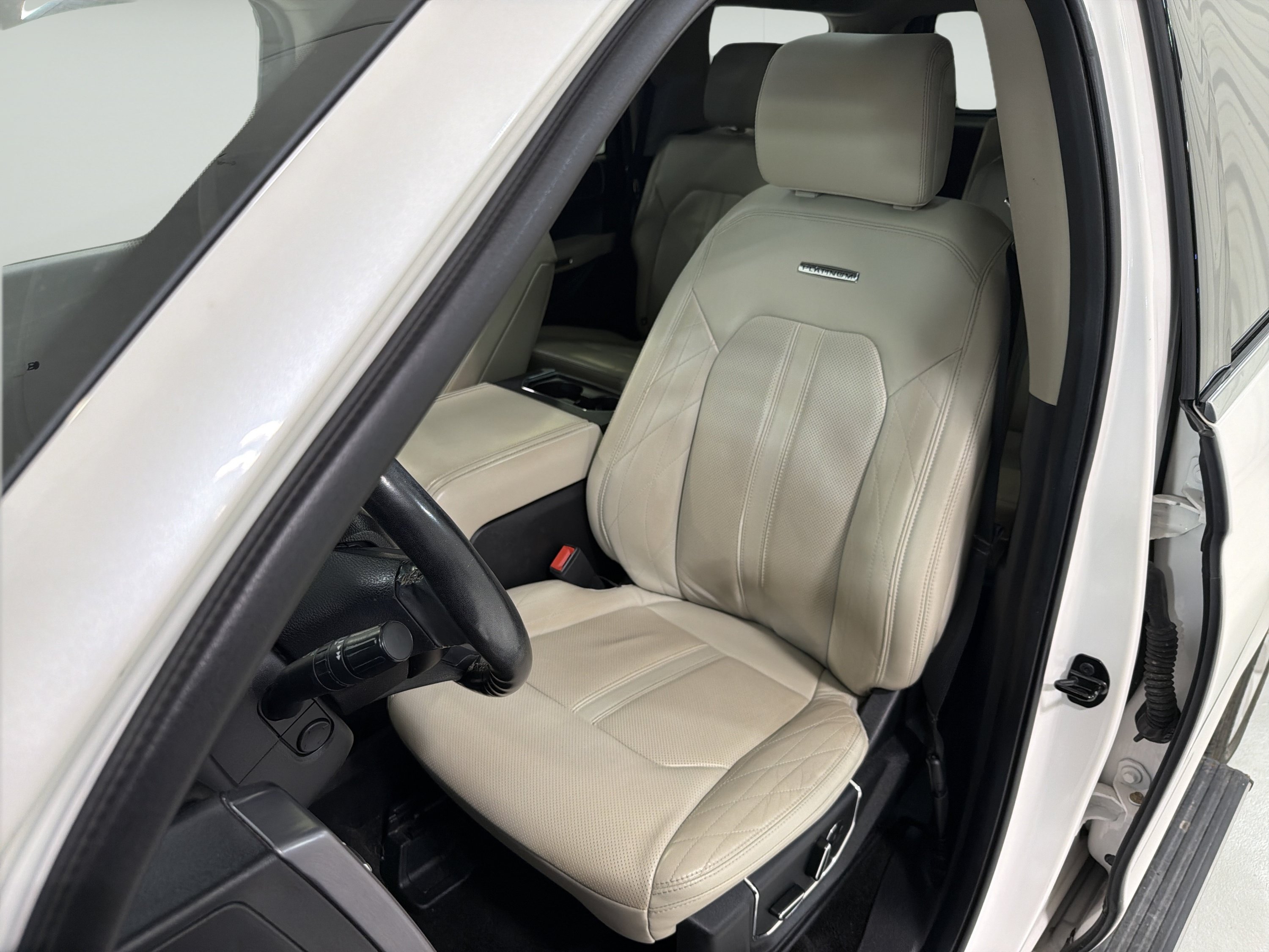 Used 2018 Ford Expedition Platinum RWD image 11
