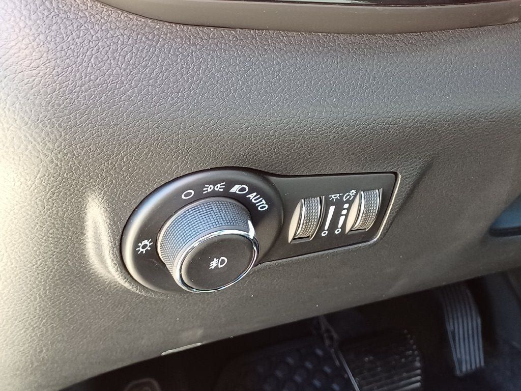 Used 2026 Jeep Compass Trailhawk AWD/4WD image 9
