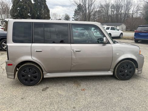 Used 2004 Scion xB image 6