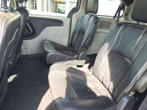 Used 2017 Dodge Grand Caravan SXT FWD image 10