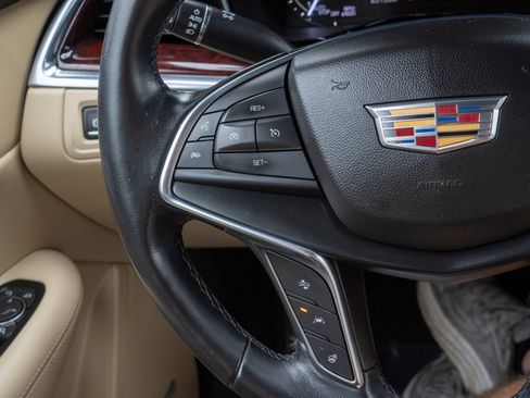 Used 2018 Cadillac XT5 Premium Luxury FWD image 25