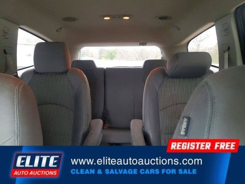 Used 2015 Chevrolet Traverse LT image 19