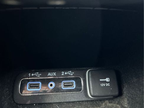 Used 2018 Jeep Grand Cherokee Laredo RWD image 31