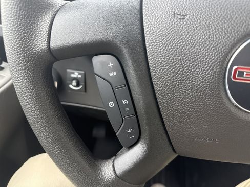 New 2026 GMC Savana 2500 Extended RWD image 17