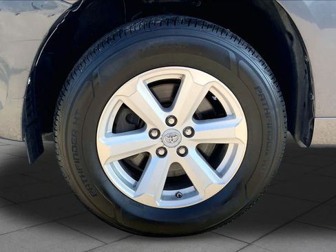 Used 2010 Toyota Highlander 2WD w/ Extra Value Pkg 2 image 9