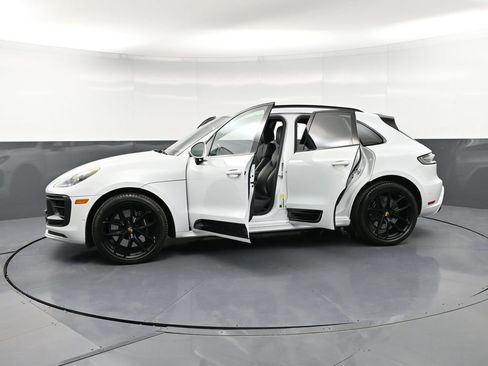 Certified 2024 Porsche Macan GTS AWD/4WD image 37