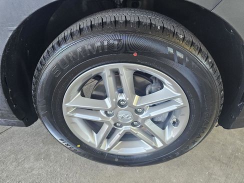 Used 2023 Hyundai Kona SE image 9