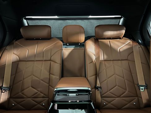 New 2026 BMW i7 eDrive50 w/ Executive Package image 33