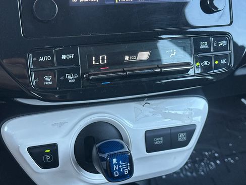 Used 2017 Toyota Prius Two FWD image 20
