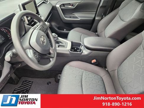 Used 2025 Toyota RAV4 XLE w/ Convenience Package image 15