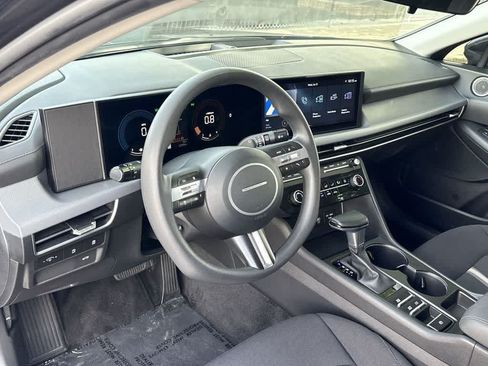 Used 2025 Hyundai Sonata SE FWD image 13