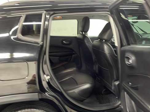 Used 2019 Jeep Compass Latitude AWD/4WD image 17