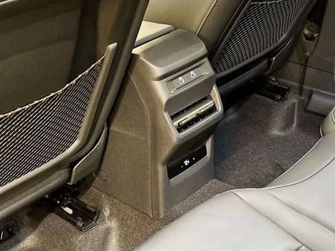 New 2026 Audi Q3 quattro 2.0T AWD/4WD image 17