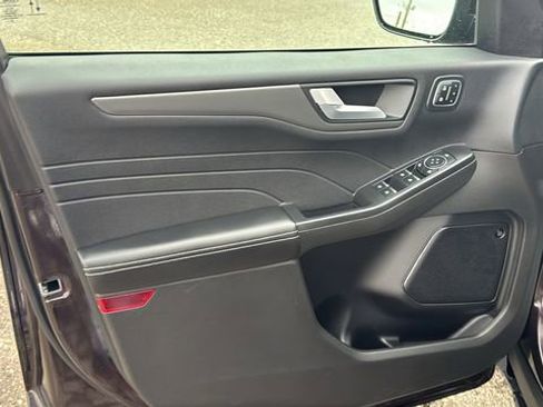 Certified 2023 Ford Escape Active w/ Tech Pack #2 image 9