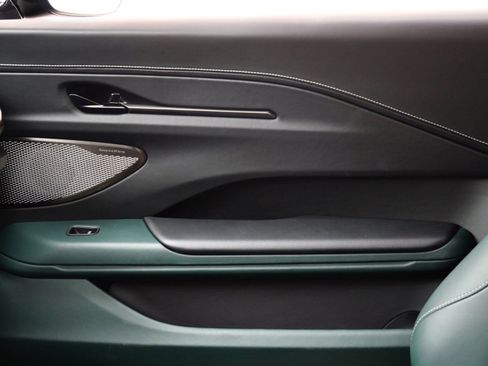 Used 2025 Aston Martin V8 Vantage image 20