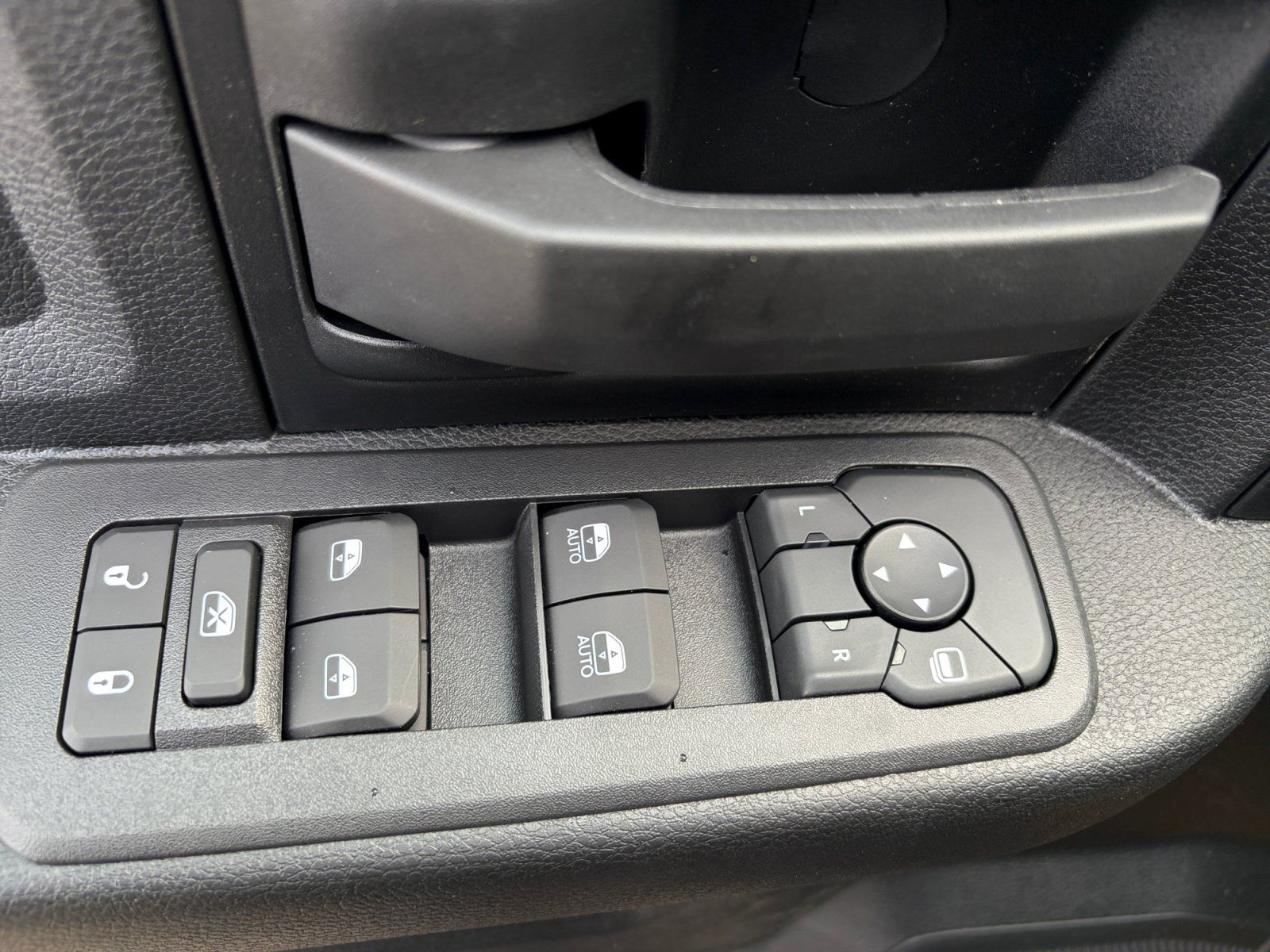 New 2027 RAM 3500 Tradesman AWD/4WD image 13