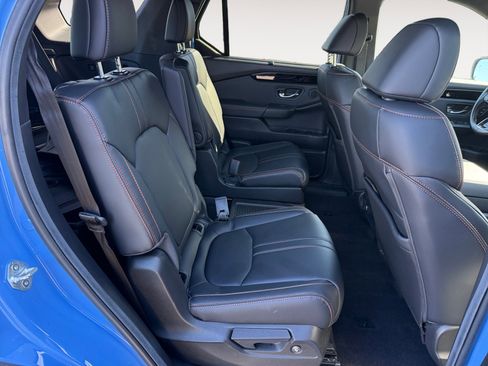 Used 2025 Honda Pilot TrailSport image 18