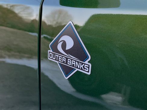 Used 2025 Ford Bronco Outer Banks image 8