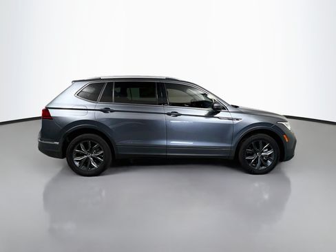 Used 2022 Volkswagen Tiguan SE FWD image 3