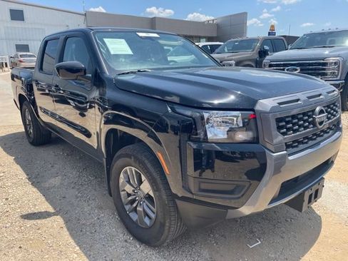 Used 2025 Nissan Frontier SV RWD image 4