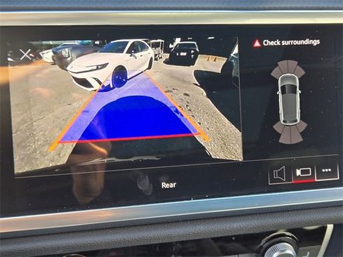 Used 2024 Audi Q3 2.0T Premium w/ Convenience Package image 23