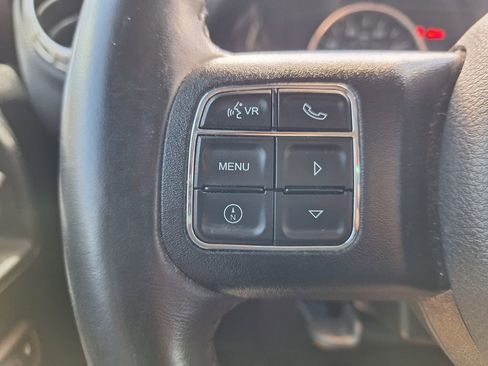 Used 2018 Jeep Wrangler Unlimited Rubicon w/ Connectivity Group AWD/4WD image 13