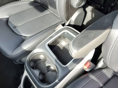 Certified 2023 Chrysler Pacifica Touring-L AWD/4WD image 20