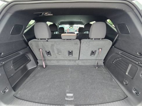 Used 2025 Chevrolet Traverse LT w/ LPO, Floor Liner Package FWD image 12